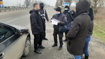 Запоріжець незаконно перевозив громадян на тимчасову окуповану територію Запоріжець незаконно перевозив громадян на тимчасову окуповану територію