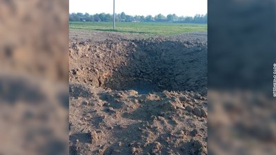 Росіяни скинули дві керовані бомби на село в прикордонні Чернігівщини Росіяни скинули дві керовані бомби на село в прикордонні Чернігівщини