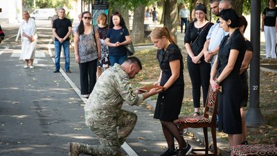 В Ужгороді попрощалися із полеглим на війні Степаном Піріді В Ужгороді попрощалися із полеглим на війні Степаном Піріді