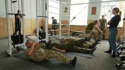Історії ветеранок. Що робить держава та суспільство для соціалізації бійчинь Історії ветеранок. Що робить держава та суспільство для соціалізації бійчинь