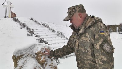 "Люди не знали, що таке мітинг": спогади учасників першого Ланцюга єдності на Волині