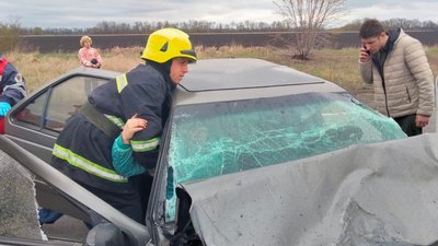 На Полтавщині в аварії загинула людина, також є травмовані На Полтавщині в аварії загинула людина, також є травмовані
