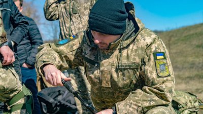 Стрільби та вправи із тактичної медицини: поблизу Полтави тренувалися резервісти Стрільби та вправи із тактичної медицини: поблизу Полтави тренувалися резервісти