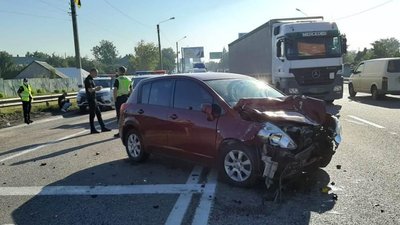 Водій міг бути напідпитку: подробиці зіткнення чотирьох авто під Харковом