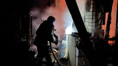 У Запорізькому районі горів приватний будинок: загинула людина