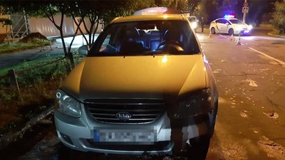 У Хмельницькому водій автомобіля збив пішохода. Травмований помер у "швидкій"