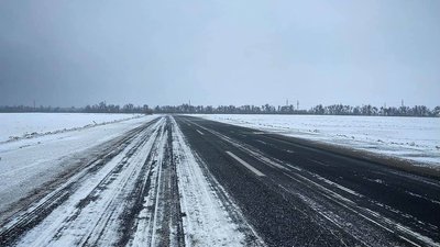 На Кіровоградщині витягли з снігових заметів 18 машин На Кіровоградщині витягли з снігових заметів 18 машин