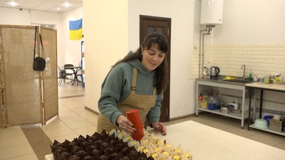 Хліб, печиво та кекси. Як пекарня в Івано-Франківську допомагає українським бійцям Хліб, печиво та кекси. Як пекарня в Івано-Франківську допомагає українським бійцям