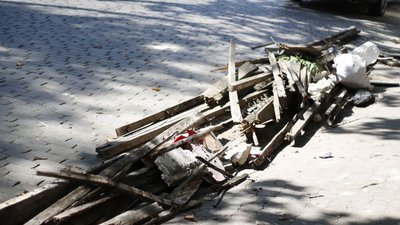 У будинку в центрі Одеси обвалилася частина карнизу