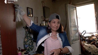 Будинок в Одесі, куди 10 червня влучили уламки дрона РФ Будинок в Одесі, куди 10 червня влучили уламки дрона РФ
