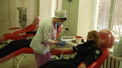 На Житомирщині триває флешмоб з корпоративного донорства: кров здали 14 поліцейських На Житомирщині триває флешмоб з корпоративного донорства: кров здали 14 поліцейських