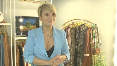 Запорізька стилістка розпродує гардероб, щоб назбирати грошей для ЗСУ Запорізька стилістка розпродує гардероб, щоб назбирати грошей для ЗСУ