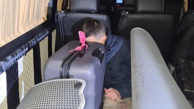 У пункті пропуску "Шегині" двоє чоловіків намагалися сховатись від прикордонників