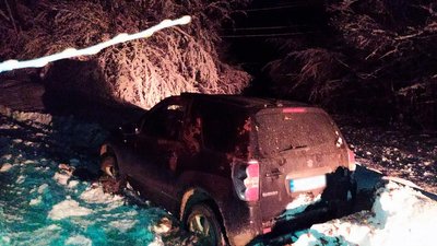 У Чернівецькій області троє людей побили знайомого й викрали його автомобіль У Чернівецькій області троє людей побили знайомого й викрали його автомобіль