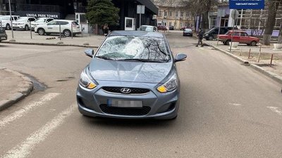 ДТП в Одесі: легковик збив трьох пішоходів і зник з місця подій