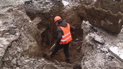Добу без води: на семи вулицях Вінниці та мікрорайоні Поділля замінюють старі труби Добу без води: на семи вулицях Вінниці та мікрорайоні Поділля замінюють старі труби