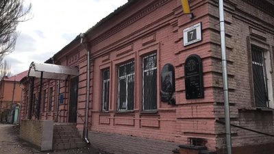 У Запоріжжі пошкодили меморіальні дошки жертвам Голодомору