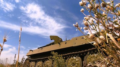 Військові на Миколаївському напрямку модернізували трофейну бойову машину БТ-ЛБ