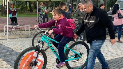 У Києві до Дня козацтва організували велопробіг У Києві до Дня козацтва організували велопробіг