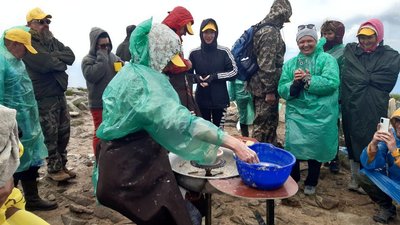 Митці з різних куточків України гончарили на Говерлі Митці з різних куточків України гончарили на Говерлі
