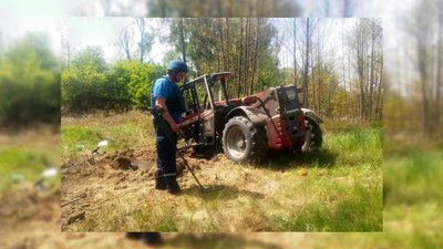 Сапери обстежують прилеглу територію Сапери обстежують прилеглу територію