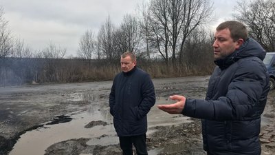 Палять шини і солому - жителі прикарпатських сіл Насташине та Кошнюшки протестують Палять шини і солому - жителі прикарпатських сіл Насташине та Кошнюшки протестують