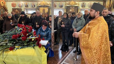 На Сумщині поховали захисників Олексія Мочалова та Дмитра Базилева На Сумщині поховали захисників Олексія Мочалова та Дмитра Базилева