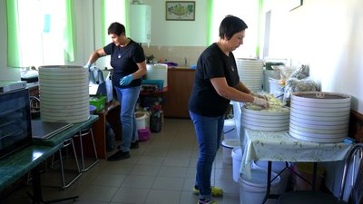 "Сухі страви" для оборонців готують волонтерки з Вінниччини