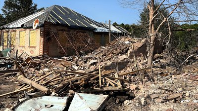 Руйнування після удару російських бомб по Билбасівці