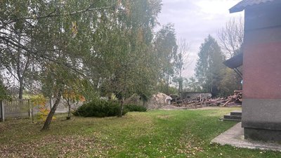 Захищають від уламків. На Львівщині встановлюють мобільні захисні сховища Захищають від уламків. На Львівщині встановлюють мобільні захисні сховища