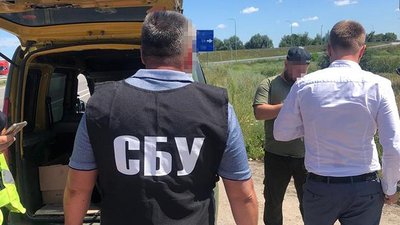 Заробляли на безкоштовних ліках для онкохворих – медикам Житомирського онкодиспансеру повідомили про підозри Заробляли на безкоштовних ліках для онкохворих – медикам Житомирського онкодиспансеру повідомили про підозри