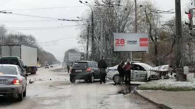 ДТП у Франківську. Audi не пропустила авто патрульних ДТП у Франківську. Audi не пропустила авто патрульних