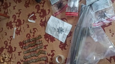 У черкащанина вилучили автомат, гранати та сотні набоїв У черкащанина вилучили автомат, гранати та сотні набоїв