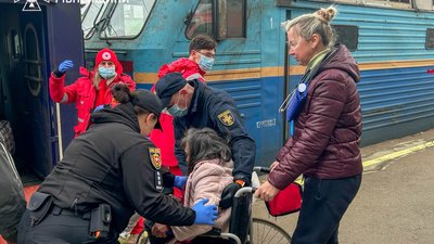 32 евакуаційний потяг прибув на Рівненщину