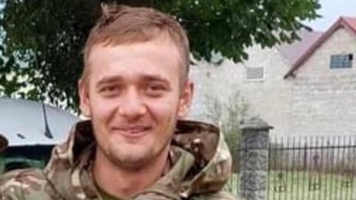 На Тернопільщині попрощалися із двома військовослужбовцями На Тернопільщині попрощалися із двома військовослужбовцями