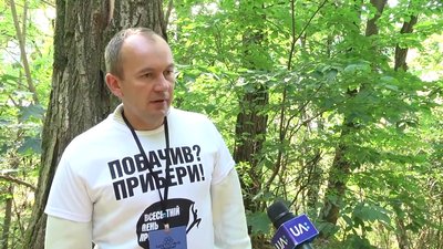 У Всесвітній день прибирання житомиряни збирали сміття у парках та на стихійних сміттєзвалищах