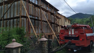 Підтоплення на Закарпатті: рятувальники продовжують ліквідовувати наслідки негоди Підтоплення на Закарпатті: рятувальники продовжують ліквідовувати наслідки негоди