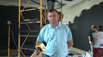 Програма "ВідНОВА:UA": молодь із різних регіонів України ремонтує молодіжний простір у селі Левків на Житомирщині Програма "ВідНОВА:UA": молодь із різних регіонів України ремонтує молодіжний простір у селі Левків на Житомирщині