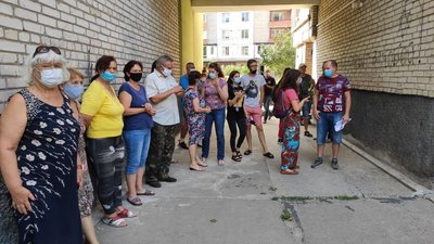 Мешканці багатоповерхівки у Луцьку – проти відкриття кафе у їхньому будинку Мешканці багатоповерхівки у Луцьку – проти відкриття кафе у їхньому будинку