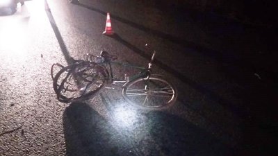 На Чернігівщині під колесами мікроавтобуса загинув велосипедист