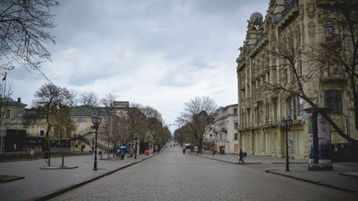 Дерибасівська без їжаків: який вигляд має центр Одеси. Фоторепортаж