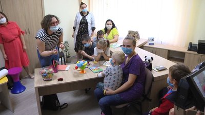 Кімната психологічної підтримки запрацювала у Хмельницькій обласній дитячій лікарні. Фото: Суспільне Поділля Кімната психологічної підтримки запрацювала у Хмельницькій обласній дитячій лікарні. Фото: Суспільне Поділля
