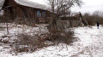 Останні жителі села Ясна Поляна, що на прикордонні Чернігівщини, стали переселенцями