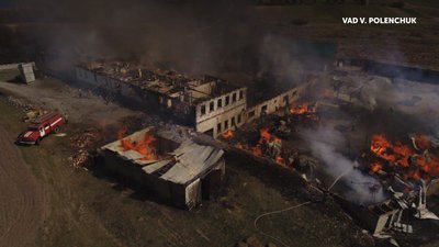 На Рівненщині горять будівлі чоловічого монастиря На Рівненщині горять будівлі чоловічого монастиря