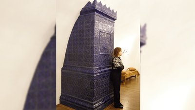 Кахляна піч у будинку гетьмана на цитаделі в Батурині Кахляна піч у будинку гетьмана на цитаделі в Батурині