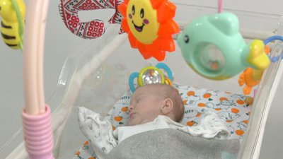 Прооперований малюк самостійно їсть: черкаські медики врятували дитя з вродженими вадами, від якого відмовилися рідні Прооперований малюк самостійно їсть: черкаські медики врятували дитя з вродженими вадами, від якого відмовилися рідні