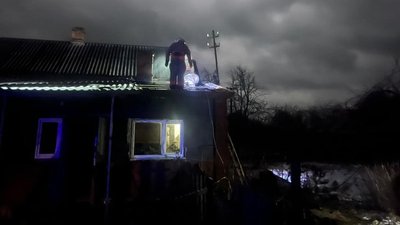 Горіли житлові будинки: за добу на Волині сталося три пожежі Горіли житлові будинки: за добу на Волині сталося три пожежі