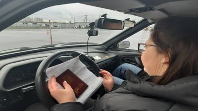 У Тернополі учні автошкіл розпочали складати практичні іспити з відеофіксатором в автівці У Тернополі учні автошкіл розпочали складати практичні іспити з відеофіксатором в автівці