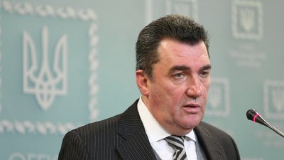 Затримали чоловіка, що кинув "коктейль Молотова" у паркан російського консульства у Львові — Данілов