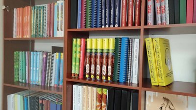 В Житомирській обласній бібліотеці ім. О. Ольжича – сімнадцять нових книг для дітей шрифтом Брайля В Житомирській обласній бібліотеці ім. О. Ольжича – сімнадцять нових книг для дітей шрифтом Брайля